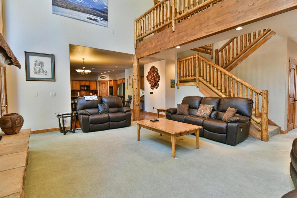 Tranquility House: Spacious Home w/ Hot Tub